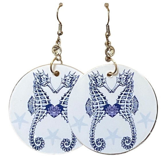 Seahorse Starfish Earrings NWT Blue Nautical Ocean Round Dangle Lightweight - Picture 2 of 3